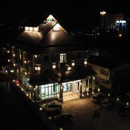 Aiyara Riverine Hotel, 나콘파놈 외부 사진