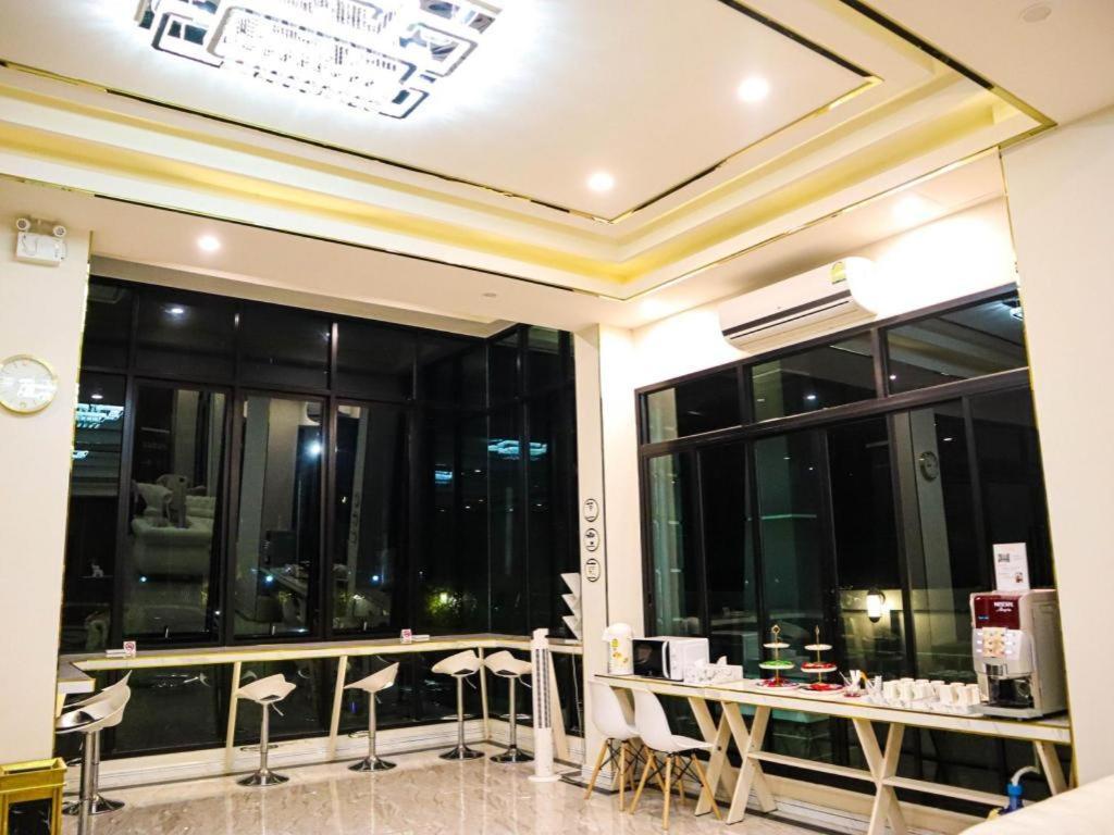 Aiyara Riverine Hotel, 나콘파놈 외부 사진