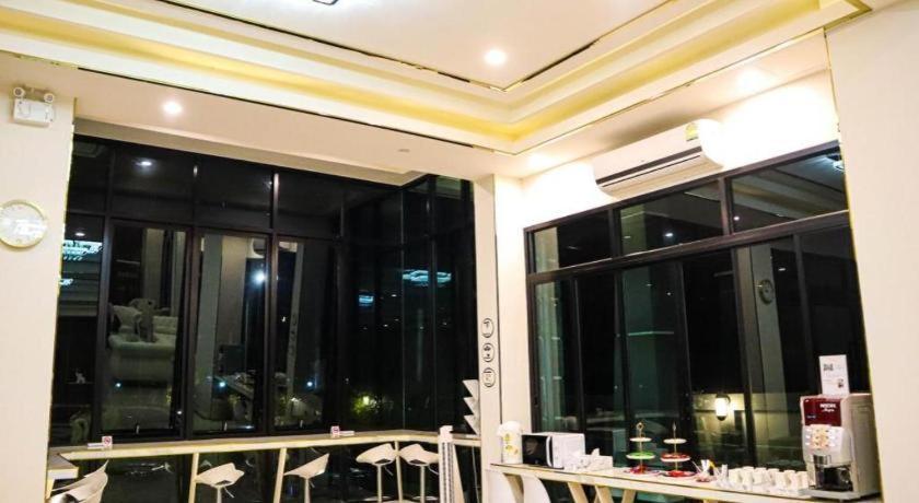 Aiyara Riverine Hotel, 나콘파놈 외부 사진